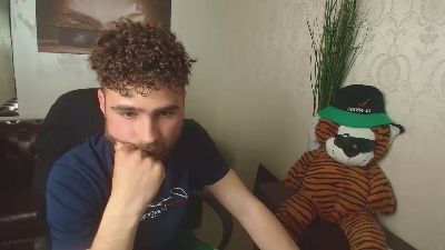 KyloEast webcam model stream image