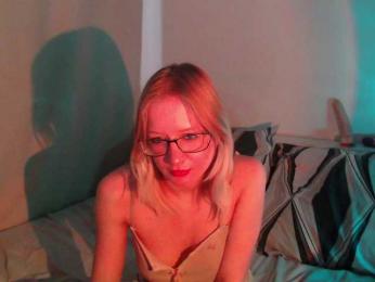 ChloeElegia webcam model stream image