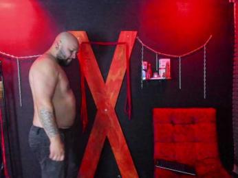 dark-couple webcam model stream image