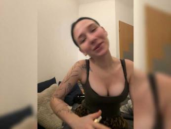 Dianezikkk webcam model stream image