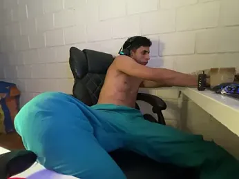 Max_TheHorseDick webcam model stream image