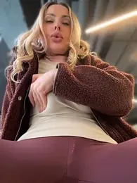 EmaSalis webcam model stream image