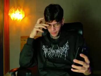 daviid_huge webcam chaturbate model stream image