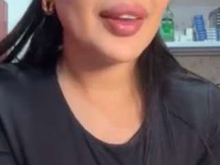 sara-funn webcam model stream image