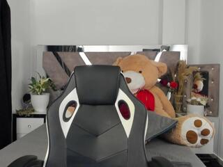 Amara Jons webcam model stream image