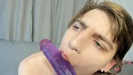 AvenGlow webcam model stream image