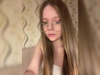 MelMooon webcam model stream image