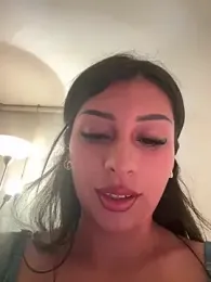 sweetAli_ webcam model stream image