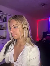 andyy_x webcam model stream image