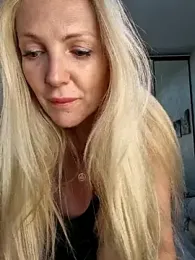 Monna webcam model stream image