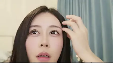 yiyi_3523 webcam model stream image