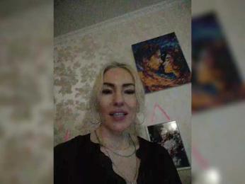 White00Pearl webcam model stream image