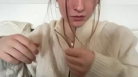 Lucyschickt webcam model stream image