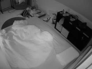 voyeurcam-julmodels-whitebed-2 webcam model stream image