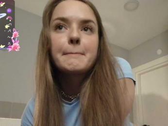 Lunaaaura webcam model stream image