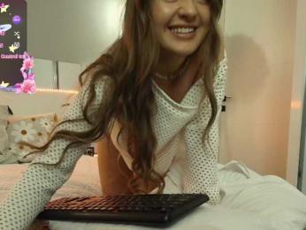 Lunaaaura webcam model stream image