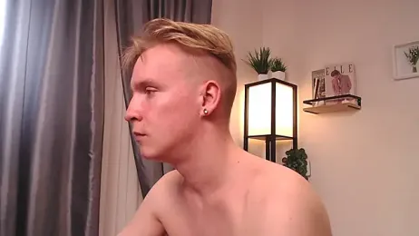 AlexxSweet webcam model stream image
