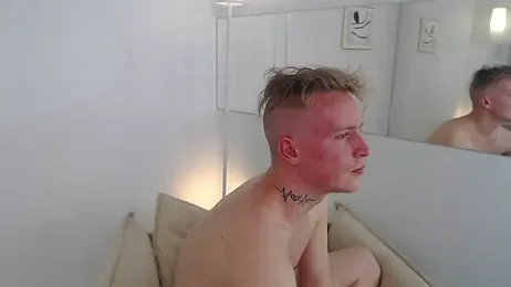 AlexxSweet webcam model stream image