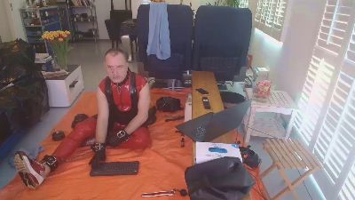 sneakpig webcam model stream image