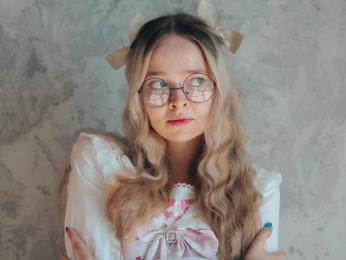 BellaMorley webcam model stream image
