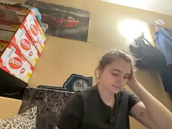 Snowbunnycake_131 webcam model stream image