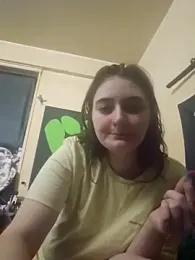 Snowbunnycake_131 webcam model stream image