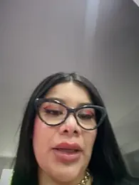 Issane_Peru webcam stripchat model stream image