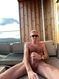 Pierre4tjyxx webcam stripchat model stream image