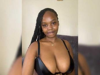 Curvy-maxy9 webcam model stream image