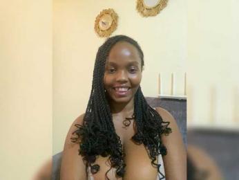 Curvy-maxy9 webcam model stream image