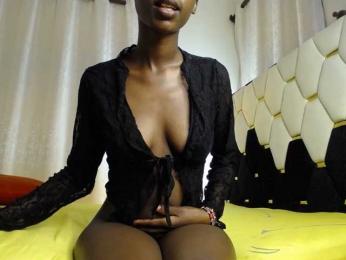 LynaBella webcam model stream image