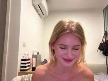 laraineprada webcam model stream image