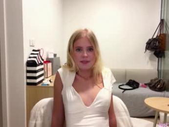 laraineprada webcam model stream image