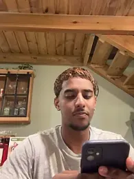 Axel_black10 webcam model stream image