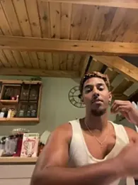 Axel_black10 webcam model stream image