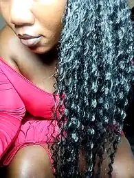 Hugemassivebootie webcam model stream image