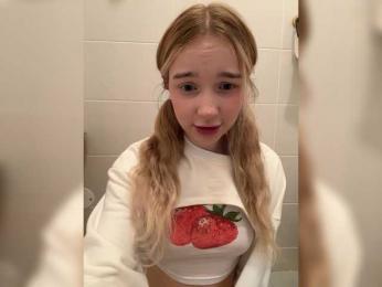 MimiMila webcam model stream image