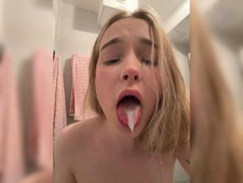 MimiMila webcam model stream image