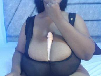 QueenBoosty webcam model stream image