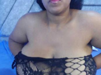 QueenBoosty webcam model stream image