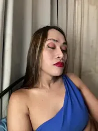 RomanticPearlTS webcam model stream image