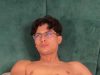 Aaron Ez webcam model stream image