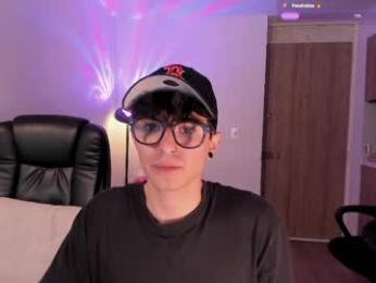 mikeyvioleta webcam chaturbate model stream image