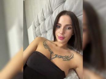 BabyDarii webcam model stream image