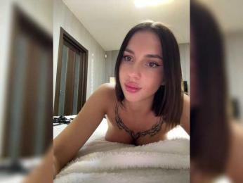 BabyDarii webcam model stream image