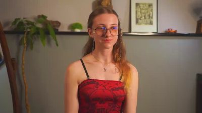 AuraRazavi webcam model stream image