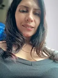 Alysson-- webcam model stream image