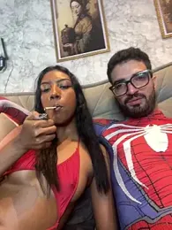 Naomisalles webcam model stream image