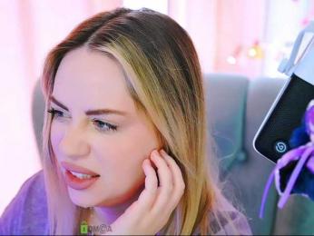 -ANN webcam bongacams model stream image