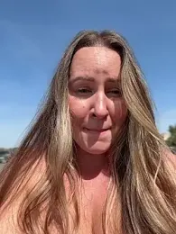 Mona_Plus webcam model stream image